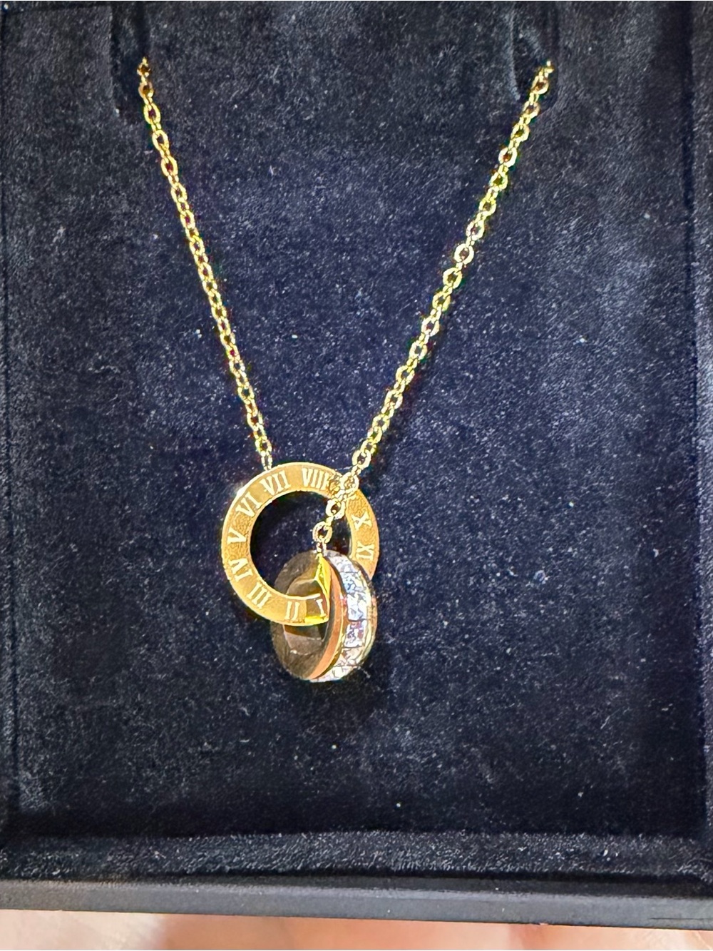 Classic Gold-Tone Interlocking Ring Pendant Necklace - Women Jewelry